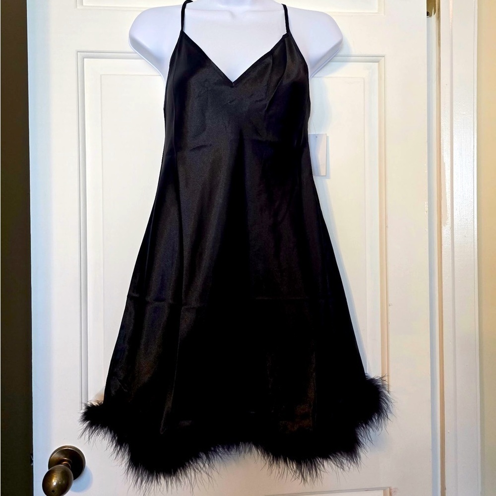 In Bloom By Jonquil Black Satin Feather Chemise Medium NWT Adjustable V Neck